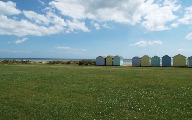 11 Broad Strand