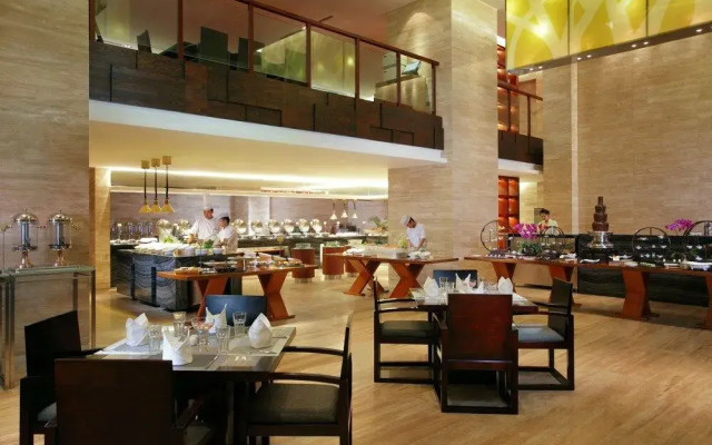 Phoenix Waterside Gloria Resort