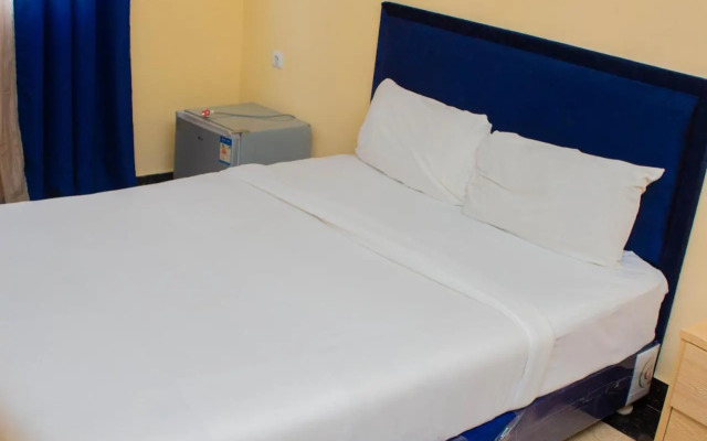 Hotel 3 J