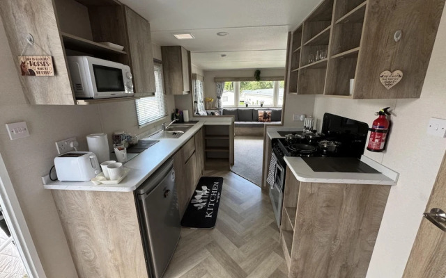 Berwick-upon-tweed - Caravan - Sleeps 6 - Parking