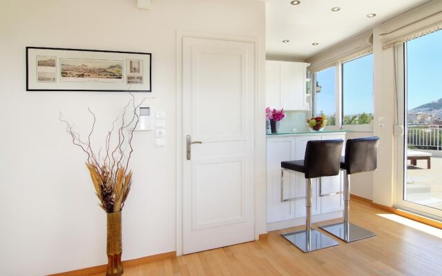 Stylish studio loft with Superb balcony