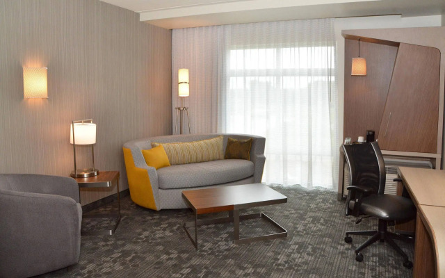 Courtyard by Marriott Youngstown Canfield