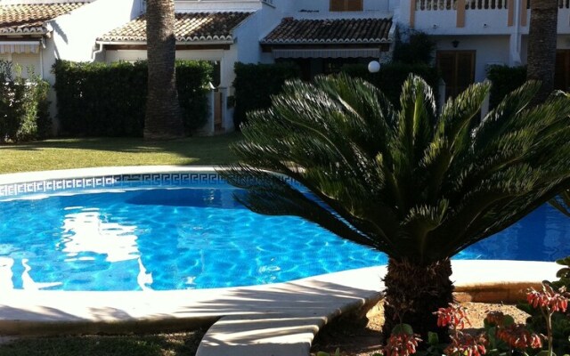 Apartment near the beach, with garden in Denia