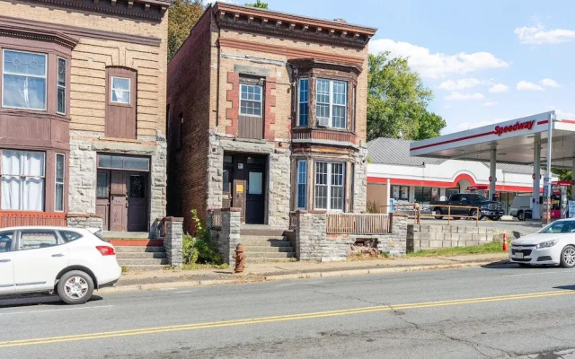 Spacious Home in Troy
