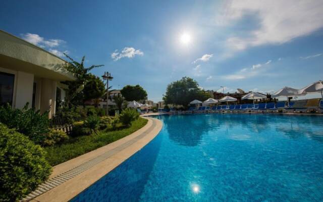 Royal Palm Beach Hotel