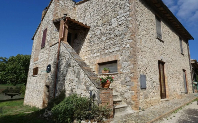 SCAPPO IN UMBRIA,Casale Vallenea