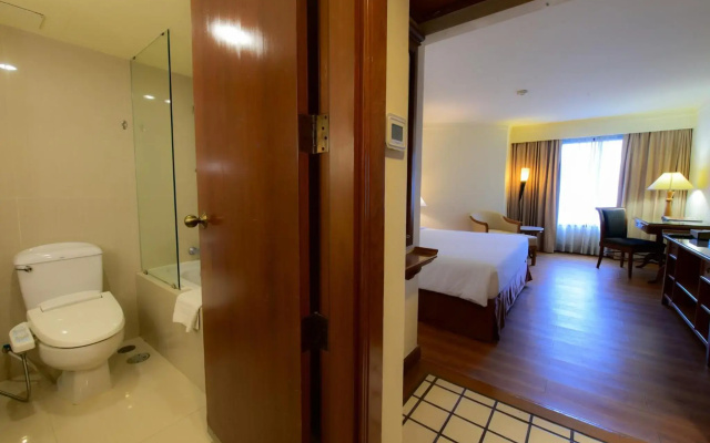 Sinsuvarn Airport Suite