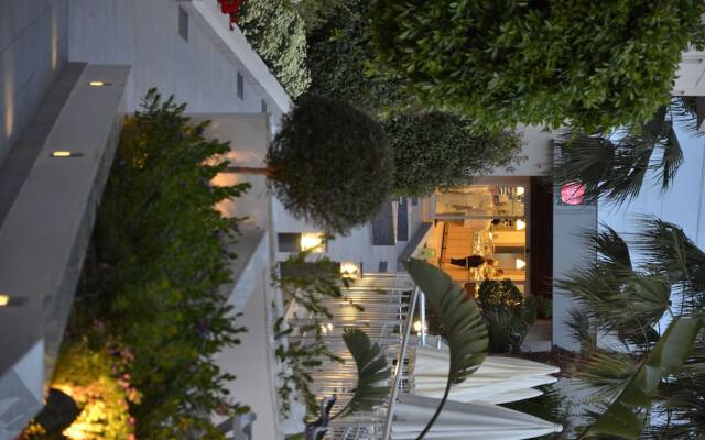 Side Resort Hotel