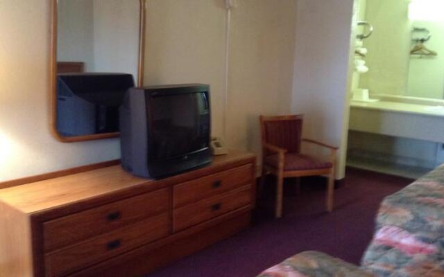 Knights Inn - Chilhowie