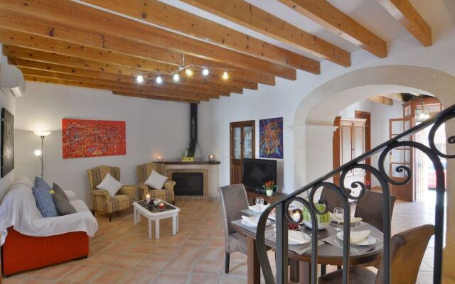 Mallorca Town House with Pool Beaches 20 Mints