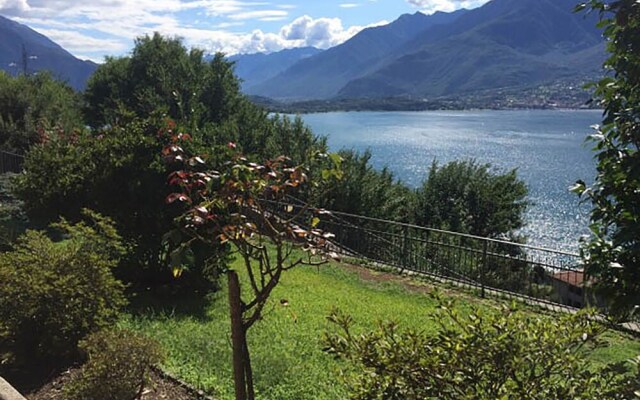 Family Apartment Overlooking Lake Como