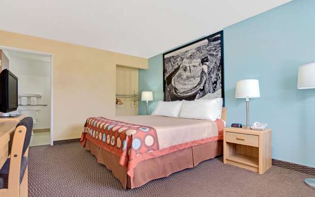 Super 8 by Wyndham Tucson/Grant Road Area AZ