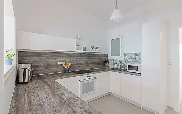 Spacious two bedroom apartment in Central location