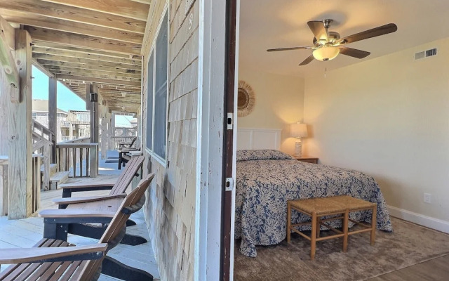 Lighthouse View Oceanfront Lodging