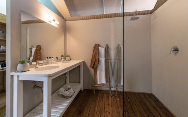 Ndhula Luxury Tented Lodge