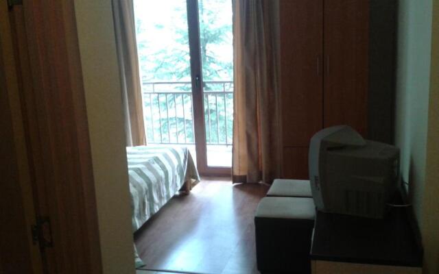 Summer Breeze Apartments