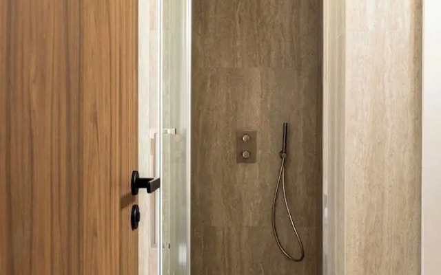 Apartment for 8 People in Grenelle