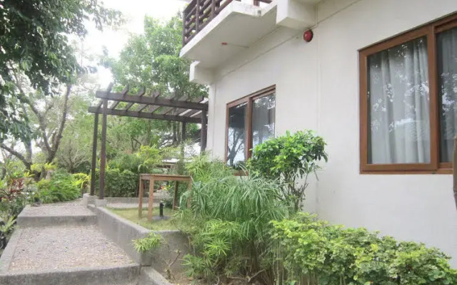 Gumamela Resort - Hillside