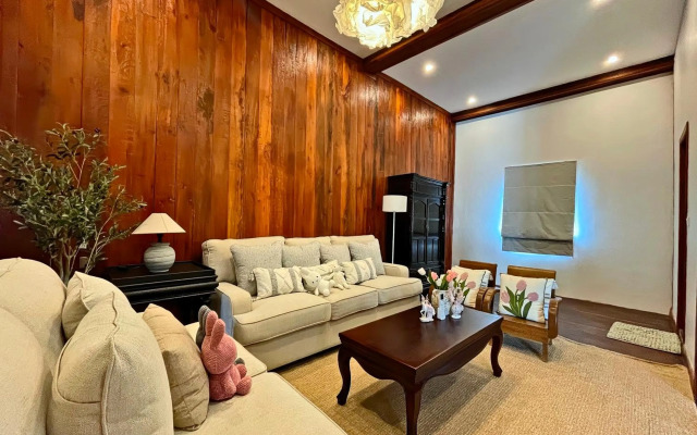 Isann Lodge