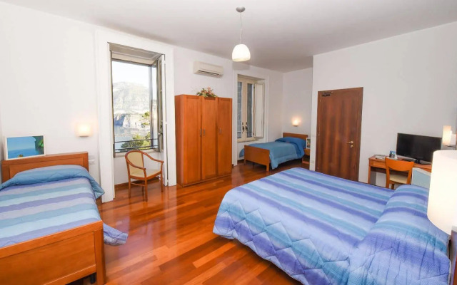 Villa Crawford - Religious Hospitality