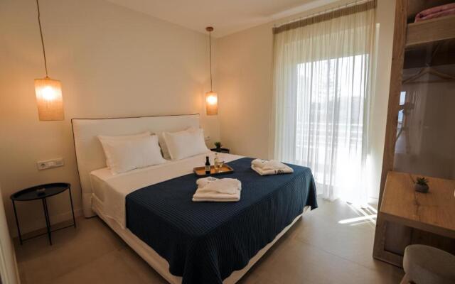 La Mer Bleue Beachfront Boutique Apartments