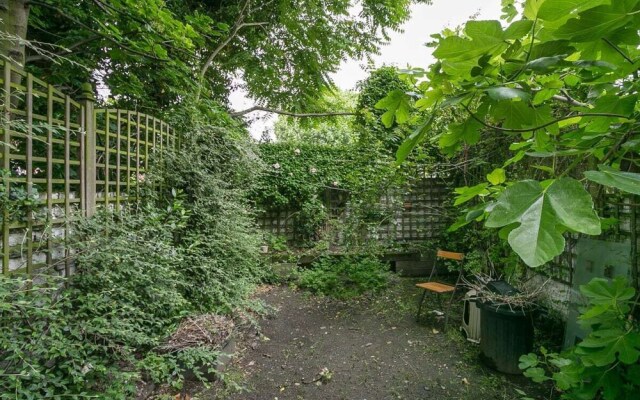 Cosy and Bright 2 Bed apt W/garden in Whitechapel