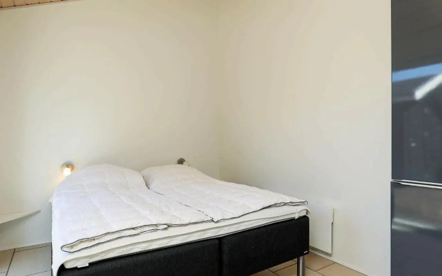 8 person holiday home in Ålbæk