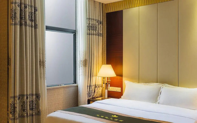 Yijian Holiday Hotel