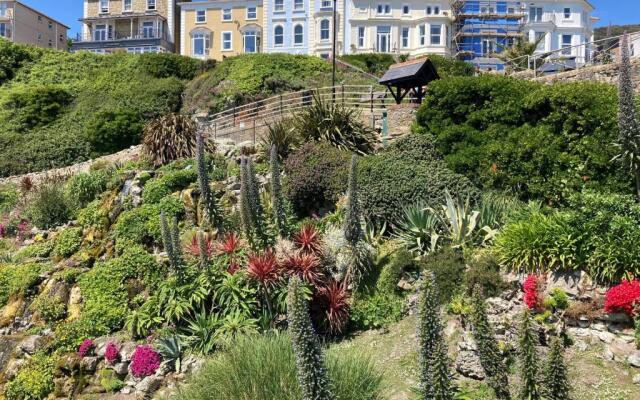 Flat 2, 1 Alexandra Gardens - Pet friendly