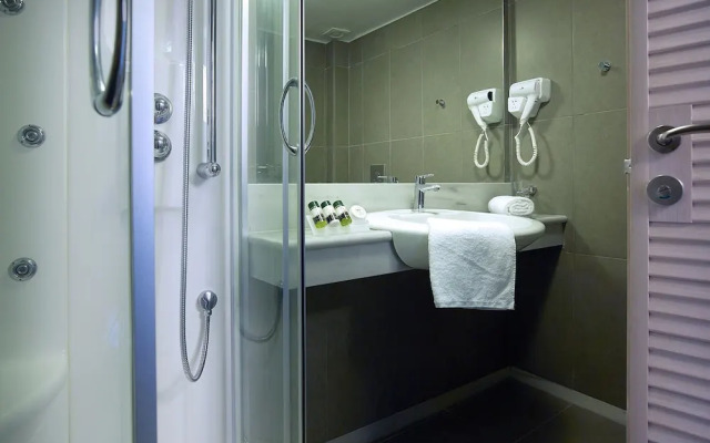 Kakkos Bay Hotel & Bungalows