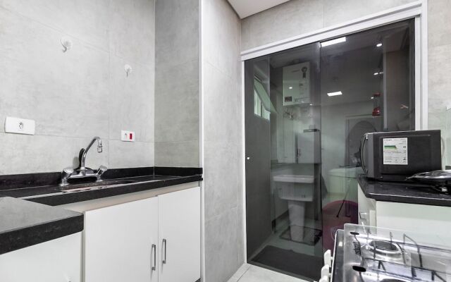 Amplo apartamento no centro, 2 quadras do metrô