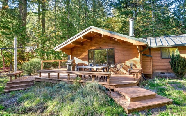 Riverfront Rhododendron Cabin Rental w/ Deck!