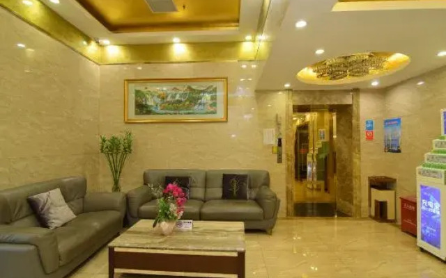 Yuenanguo Hotel (Shenzhen Luohu Port Guomao Subway Station)
