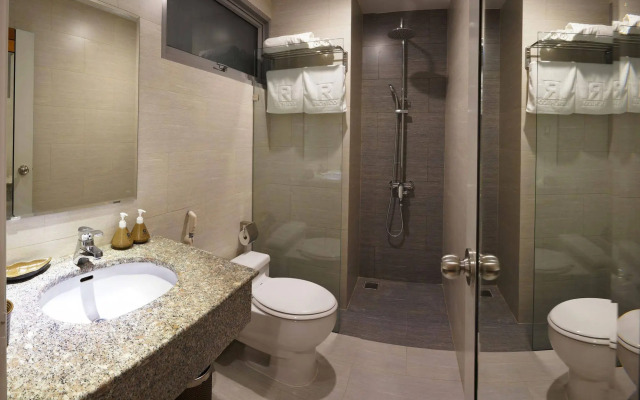 Richico Apartments And Hotel