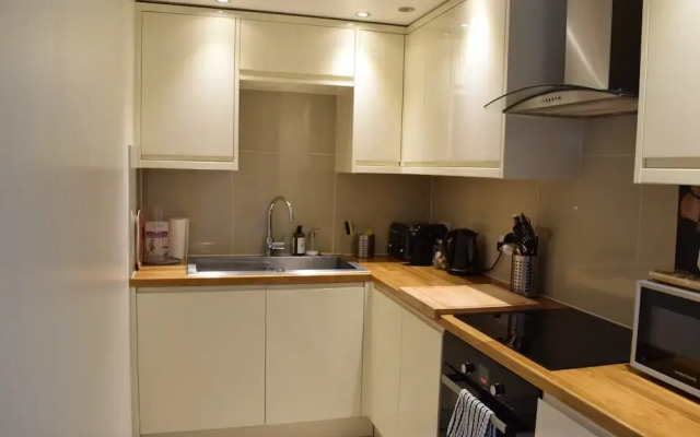 Modern 2 Bedroom Home In Maida Vale