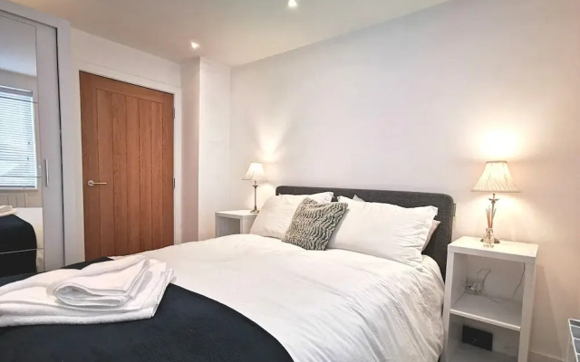 Seaside Apartment in the Heart of East Wittering Village