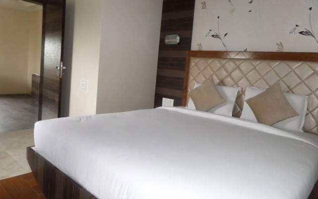 Hotel Raj Palace