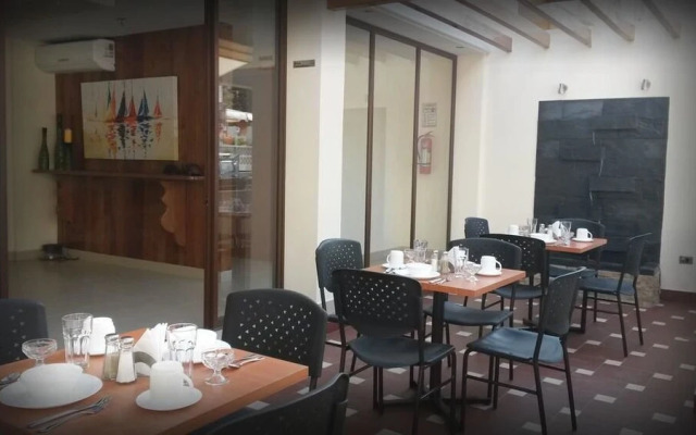 Hotel Palmira Inn