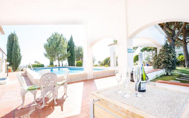 La Perla - Four Bedroom