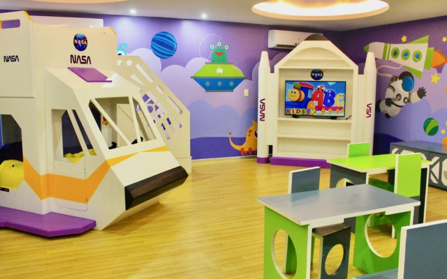 Menesse the City by Casago