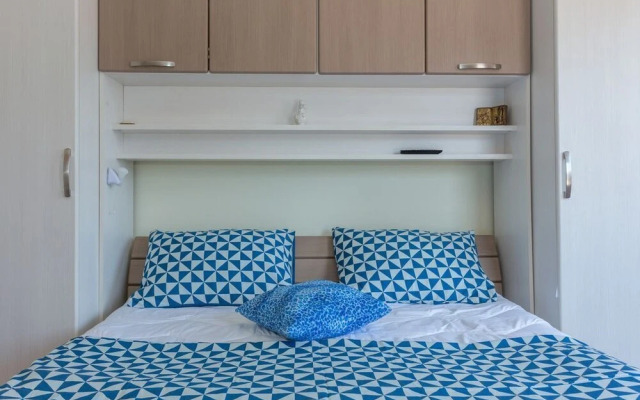 Romantic apartment for 2 with pool and grill