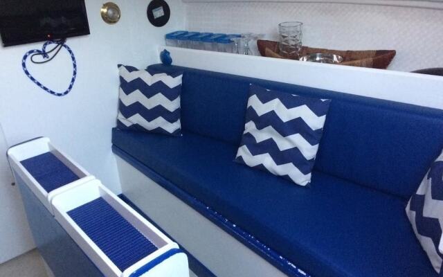 Voilier A Quai Gruissan