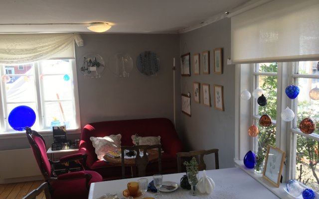 Cafe Sergel Bed & Breakfast