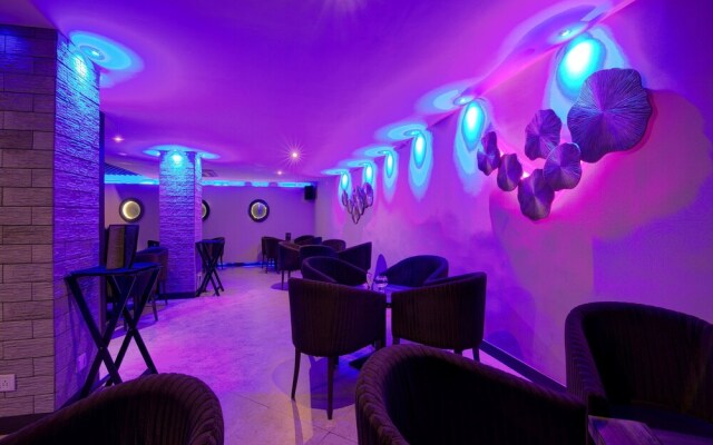 Capital O 1864 Hotel Yuvraj