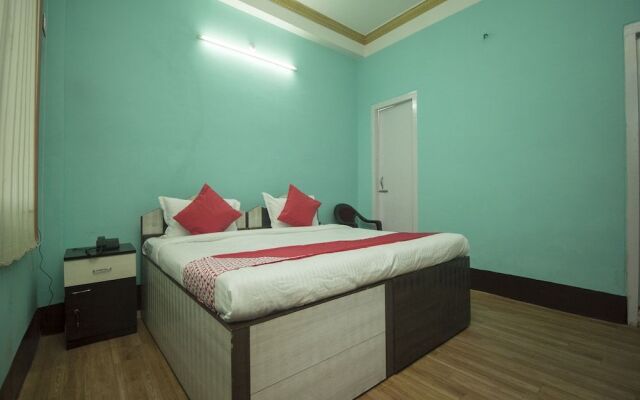 Oyo 17215 Garg Residency