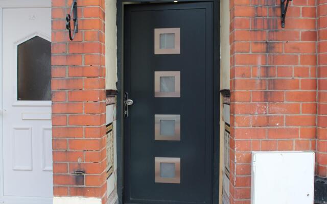 Townhouse @ 282 Walthall Street Crewe