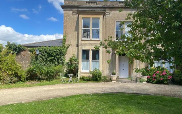 The Georgian Manor Apartment - Central Frome