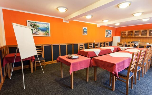 Hotel u Crlíků