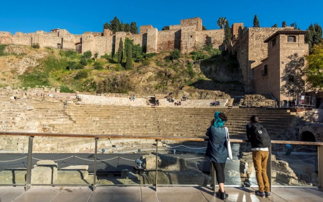 Bright & Large 4bd. Apartment With Views to the Alcazaba. Zegrí