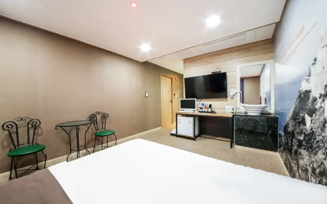 Jinju Cozy Air Hotel Jinjuseong Branch